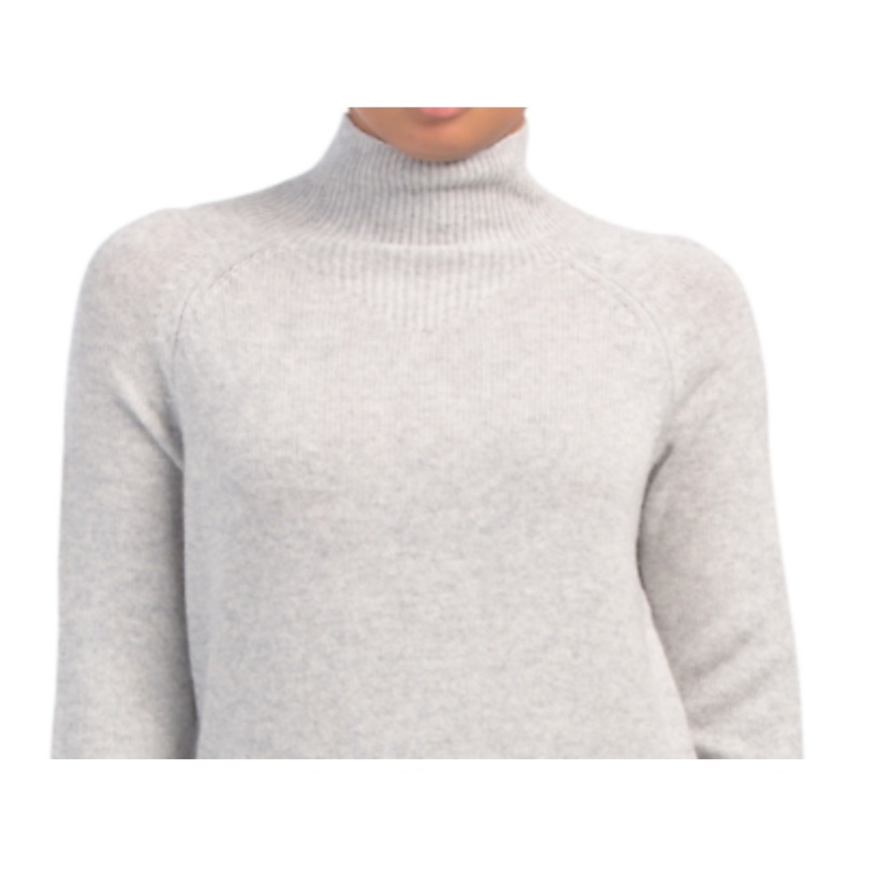 SOLD Theory misty grey mock turtleneck sweater, 100% cashmere, M